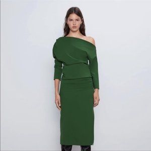 NWT Zara Green Two-Piece Set with Top and Mid-Length Skitrt